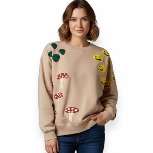 CONEY ISLAND PICNIC Women’s Beige Graphic Smiley Mushroom Sweatshirt Large